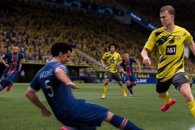 Von Anfang bis Ende, vom Pixel-Kick zur Milliarden-Marke, von "FIFA" bis "EA Sports FC" - Großartige Neuerungen sucht man bei "FIFA 21" vergebens. Spielerisch und grafisch wurde eher Feinschliff gegenüber 2020 betrieben - und mit schmucken Begriffen wie "Agile Dribbling", "Creative Runs" und "Positioning Awareness" versehen.