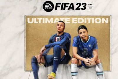 Von Anfang bis Ende, vom Pixel-Kick zur Milliarden-Marke, von "FIFA" bis "EA Sports FC" - Ein weiteres Feature, auf das EA besonders stolz war: der Fußball der Frauen. Mit der australischen Rekordtorschützin Sam Kerr ziert erstmals eine Spielerin (neben PSG-Star Kylian Mbappé) das "FIFA"-Cover. Zu den Männerwettbewerben, darunter der FIFA World Cup 2022 in Katar sowie die UEFA Champions League und UEFA Europa League, gesellen sich FIFA Women's World Cup 2023 in Australien und Neuseeland. Ebenfalls spielbar: die Barclays Women's Super League und die französische Division 1 Arkema.