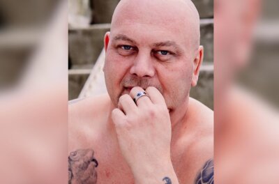 Von Liebe, Verlust und Wikingern: Gunnar(47) aus Chemnitz erzählt seine Geschichte durch Tattoos - Auch seine Familie ist tief in seinen Tattoos verwurzelt. 