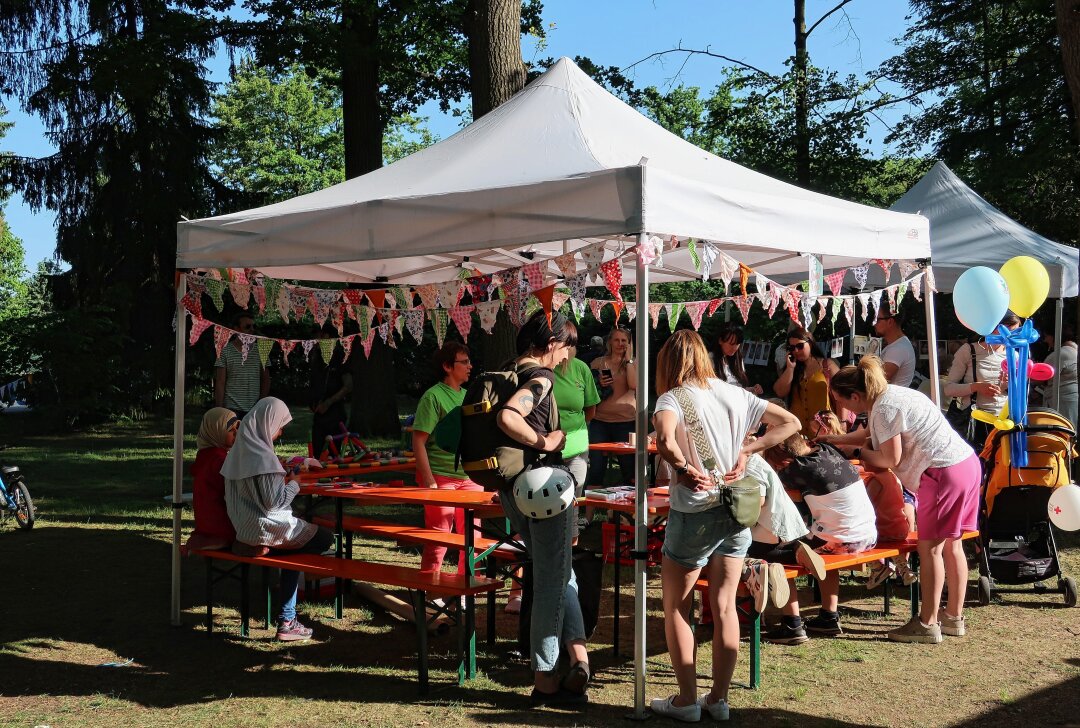 Von privat an privat: Erster Ladies-Basar im Limbacher Stadtpark - Im Stadtpark ist ganzjährig viel los. Am Sonntag gibt es erstmals einen Frauen-Trödelmarkt. Foto: Annett Büchner