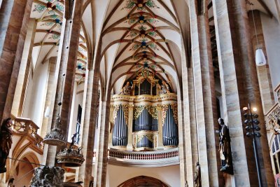 In Gottesdiensten, Führungen und Konzerten begeistert die große Orgel von Gottfried Silbermann nicht nur Musikliebhaber.