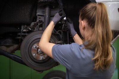 Vorurteile? So wehren sich Auszubildende gegen Sexismus - Frauen in handwerklichen Berufen sind nicht selten mit Vorurteilen konfrontiert.