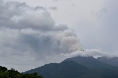 Vulkanausbruch in Indonesien: mindestens zehn Tote - Der Lewotobi Laki-Laki ist schon seit Monaten wieder aktiv. (Archivbild)