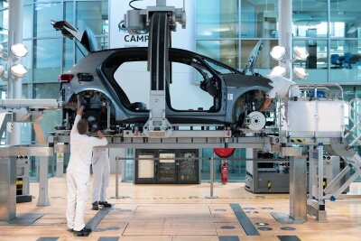 VW-Standorte in Gefahr? Die zehn Werke im Überblick - In der "Gläsernen Manufaktur" in Dresden wird der ID.3 in kleiner Stückzahl montiert. (Archivbild)