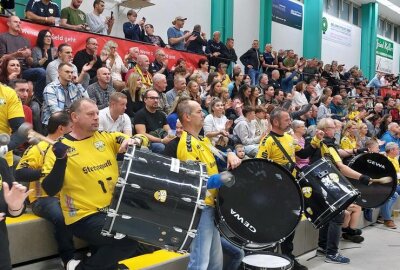 Wackelt der Trainerstuhl von Ladislav Brykner? - Beim SV 04 Oberlosa ist jetzt der große Zusammenhalt das Lebenselixier. 