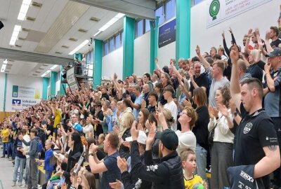 Wackelt der Trainerstuhl von Ladislav Brykner? - Über 500 Zuschauer werden auch an diesem Samstag wieder in der Kurt-Helbig-Sporthalle erwartet.