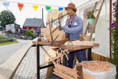 Waldkirchener Feuerwehr feiert beim Heimatfest ein großes Jubiläum - Alte Unternehmen wie diese Stellmacherei werden beim Festumzug an 18 Stationen zu neuem Leben erweckt. Foto: Andreas Bauer