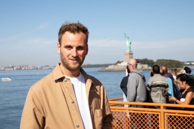 Wann ist ein Mann ein Mann? - ZDF-Psychologe Leon Windscheid im Interview - Die Freiheitsstatue grüßt traditionell Auswanderer, die über das Meer in die USA kommen.