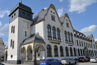 Warum die Post den Auer Postplatz verlässt und wie es nun weitergeht - Die Post verlässt das Postgebäude in Aue. Foto: Ralf Wendland