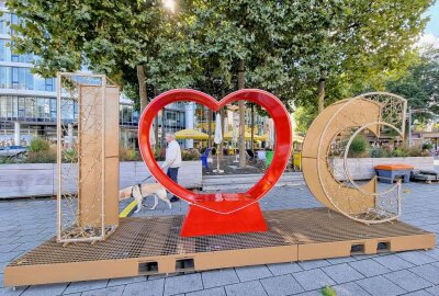 Warum hassen alle Chemnitz? - Der Fotospot "I love C" erntete Liebe und Hass in der Bevölkerung. Foto: Harry Härtel