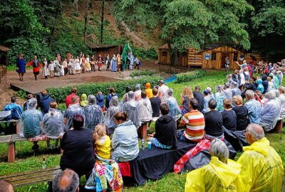 Warum im Grünfelder Park Piraten ihr Unwesen treiben - Das Freilichttheater war in der vergangenen Saison ein Besuchermagnet, sogar bei einer Regenvorstellung am Saisonende. Foto: Markus Pfeifer