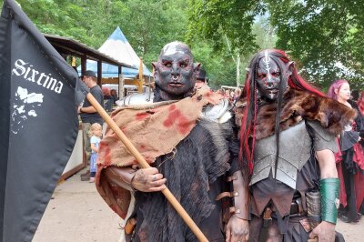 Wave-Gotik-Treffen 2024: Bilder vom Samstag - Gesichter vom WGT 2024 im Heidnischen Dorf am Samstag.