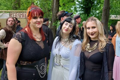 Wave-Gotik-Treffen 2024: Bilder vom Samstag - Gesichter vom WGT 2024 im Heidnischen Dorf am Samstag.