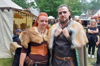 Wave-Gotik-Treffen 2024: Bilder vom Samstag - Gesichter vom WGT 2024 im Heidnischen Dorf am Samstag.