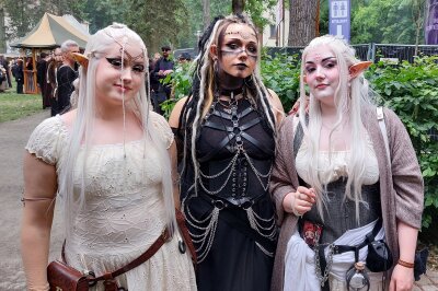 Wave-Gotik-Treffen 2024: Bilder vom Samstag - Gesichter vom WGT 2024 im Heidnischen Dorf am Samstag.