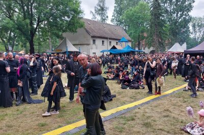 Wave-Gotik-Treffen 2024: Bilder vom Samstag - Gesichter vom WGT 2024 im Heidnischen Dorf am Samstag.