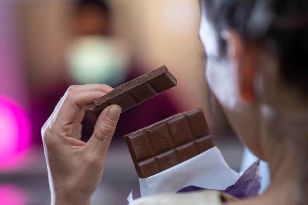 Weihnachtszeit: Wie erkennt man nachhaltige Schokolade? - Nachhaltig zertifizierte Schokolade garantiert soziale und ökologische Standards.