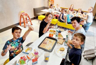 Weil's die Kinder vom Wichern Haus gut haben sollen! - Franchisenehmer Alexander Bahl-Voigt hatte zu McDonalds an den Klostermarkt eingeladen. Foto: Karsten Repert