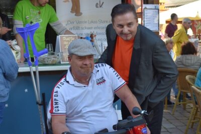 Weinfest Chemnitz: Diese Promis verkaufen Wein für den guten Zweck - Uwe Herrmann wird auch dieses Jahr wieder mit am Stand vom Lukas Stern e. V. sein. 