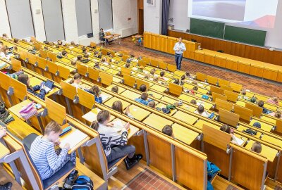 Welt der Wissenschaft: Kinder-Uni öffnet ihre Türen für junge Forscher - Kinder-Uni im Wintersemester 2023/2024. Foto: WHZ/Helge Gerischer