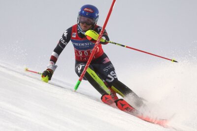 Weltcup: Slalomfahrerin Dürr wird Dritte in Levi - An US-Star Mikaela Shiffrin war mal wieder kein Rankommen.