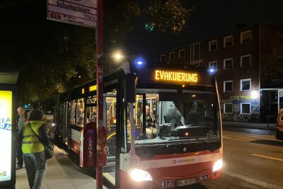 Weltkriegsbombe in Hamburger Ausgehviertel entschärft - Anwohner mussten die Sperrzone verlassen.