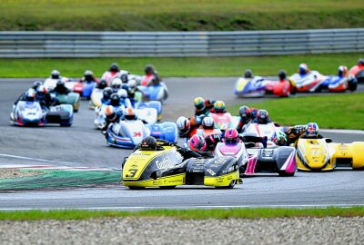 Weltrekord beim Sidecar Festival Oschersleben - Start zum Sidecar-WM-Rennen am Samstag. Foto: Thorsten Horn