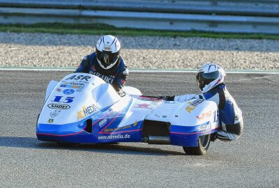 Weltrekord beim Sidecar Festival Oschersleben - ... wie Jörg Liebmann/Stefanie Lang aus aus Chemnitz bzw. Leukersdorf. Foto: Thorsten Horn