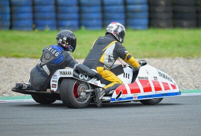 Weltrekord beim Sidecar Festival Oschersleben - Die Hohenstein-Ernstthaler Heiko Neumann/André Krieg kämpften vornehmlich mit der Technik. Foto: Thorsten Horn