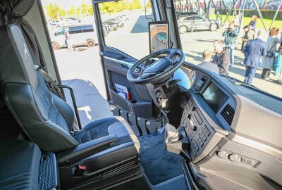 Weltweit erster eTruck fährt in Sachsen! - Der erste MAN eTruck findet seinen Weg zum Kunden. Foto: EHL Media/Erik-Holm Langhof