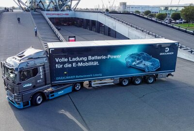 Weltweit erster eTruck fährt in Sachsen! - Der erste MAN eTruck findet seinen Weg zum Kunden. Foto: EHL Media/Erik-Holm Langhof