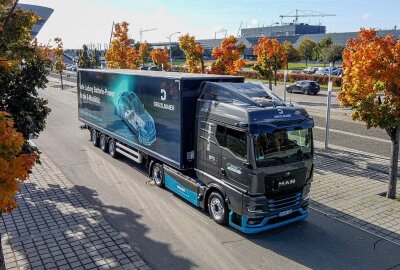 Weltweit erster eTruck fährt in Sachsen! - Der erste MAN eTruck findet seinen Weg zum Kunden. Foto: EHL Media/Erik-Holm Langhof