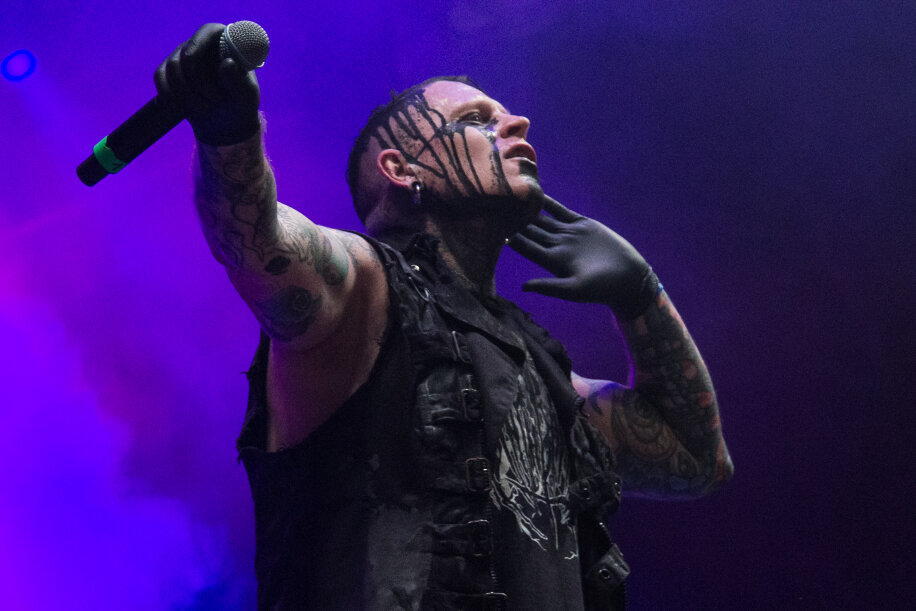 Combichrist waren am Montagabend in der großen Agrahalle Headliner und WGT-Abschluss-Band.