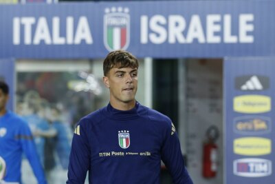 Wie der Vater und der Opa: Daniel Maldinis Italien-Debüt - Freude über Debüt: Daniel Maldini lief vor den Augen seiner Eltern erstmals für die italienische A-Nationalmannschaft auf.