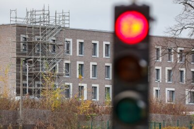 Wie geht es beim Zwickauer JVA-Neubau weiter? - neuer Planer - Wann ziehen die ersten Häftlinge ins neue Gefängnis in Zwickau? Der Eröffnungstermin ist weiter unklar (Archivbild)