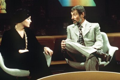 Wie Romy Schneider vor 50 Jahren die TV-Nation aufregte - Moderator Dietmar Schönherr bemüht sich redlich in der Talkshow "Je später der Abend", Romy Schneider zum Reden zu bringen. (Archivbild) 