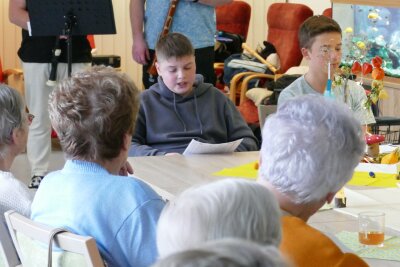 Wie Schüler den Alltag im Zschopauer Seniorenzentrum bereichern - Jede Lesung dauerte fünf bis zehn Minuten. Foto: Andreas Bauer