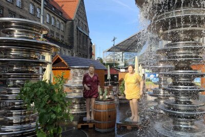 Wie sollen die beiden "Weindamen" des Chemnitzer Weinfests heißen? Jetzt Namensvorschlag einreichen! - Die beiden Weinfrauen werden auf dem Weinfest stehen und suchen einen Namen. Sendet eure Vorschläge ein und gewinnt einen Restaurantgutschein.