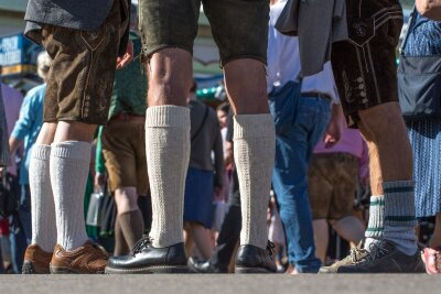 Wiesn-Wirt wettert gegen Touri-Outfits: "Fühle mich als Bayer angegriffen" - Wiesn-Wirt Christian Schottenhammel schätzt, dass rund 80 Prozent der Besucher auf dem Oktoberfest Tracht tragen. 