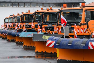 Winterdienst auf sächsischen Autobahnen einsatzbereit - Die Winterdienstflotte für die sächsischen Autobahnen ist für die am Montag beginnende Saison einsatzbereit.