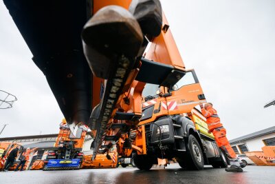 Winterdienst auf sächsischen Autobahnen einsatzbereit - Die sächsischen Autobahnmeistereien planen die Wintersaison bis zum 13. April kommenden Jahres.