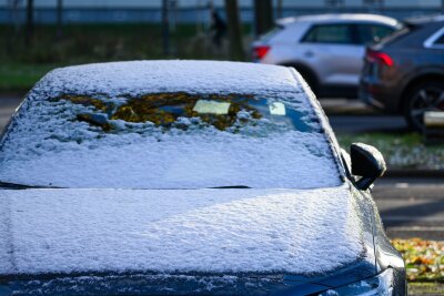 Winterliche Vorboten mit Schneeschauern in Sachsen - Der Winter schickt mit Schneeschauern erste Vorboten nach Sachsen (Foto: aktuell)