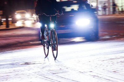 Winterwetter: Was droht, wenn ich zu spät zur Arbeit komme? - Ob mit Auto, Rad oder Bahn: Schneefall und Glätte sind keine Entschuldigung dafür, zu spät zur Arbeit zu erscheinen.