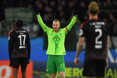 Wolfsburg-Kapitän über Kritik: "Der muss nach München gehen" - Jubel über den ersten Heimsieg: Wolfsburgs Kapitän Maximilian Arnold nach dem 1:0 gegen Union Berlin.