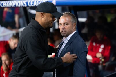 Wüterich Eberl als Bayern-Schutzschild nach Flick-Watschn - Verlierer Vincent Kompany (l) und Triumphator Hansi Flick (r).