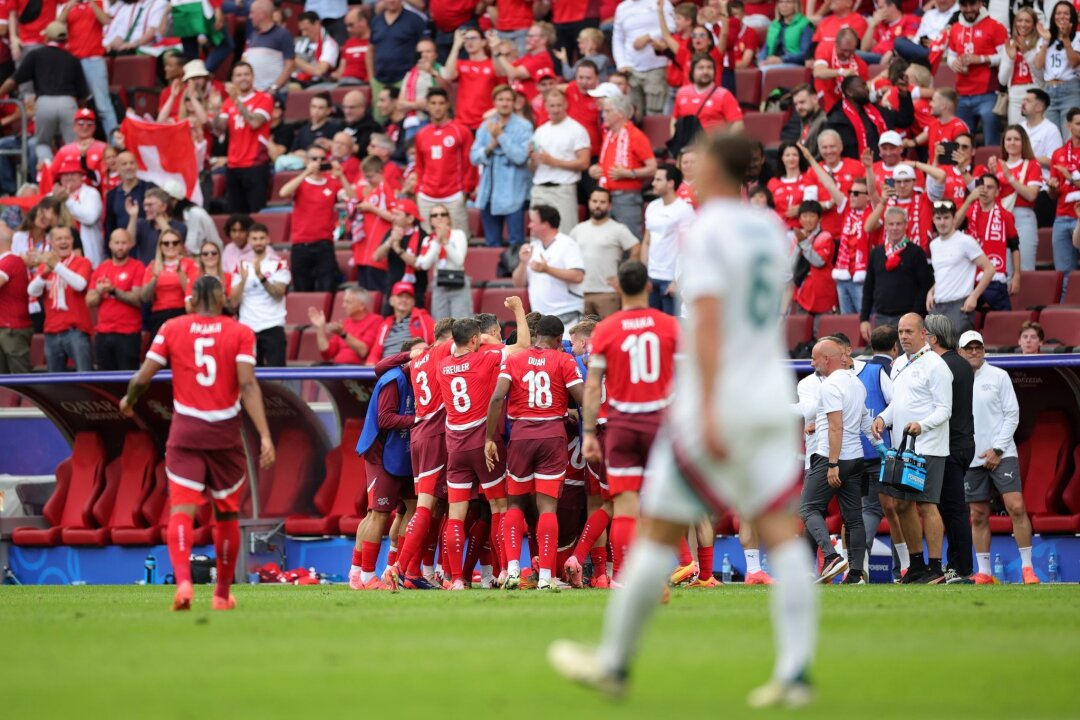 Xhaka jubelt: Schweizer Sieg mit vier Geschichten - Die Schweiz startet mit einem 3:1-Erfolg in die Fußball-Europameisterschaft.