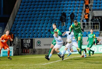 Youngster schießt CFC zum Heimsieg gegen Chemie Leipzig - Stress vor dem Leipziger Tor. Foto: Harry Härtel