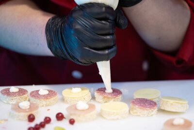 Zahl der Lehrverträge im ostsächsischen Handwerk stabil - Im ostsächsischen Handwerk haben jetzt 2.162 junge Frauen und Männer eine Ausbildung begonnen. (Archivbild)