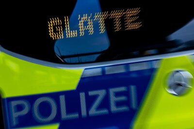 Zahlreiche Unfälle auf glatten Straßen in und um Dresden - Die Polizei zählte bis zum späten Vormittag 59 Unfälle. (Symbolbild)