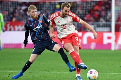 Zauberfuß Beste: Der Bayern-Schreck im Benfica-Team - Jan-Niklas Beste (l) hat Bayern-Erfahrung. Mit Hoffenheim spielte er schon in München und gegen Harry Kane (r).